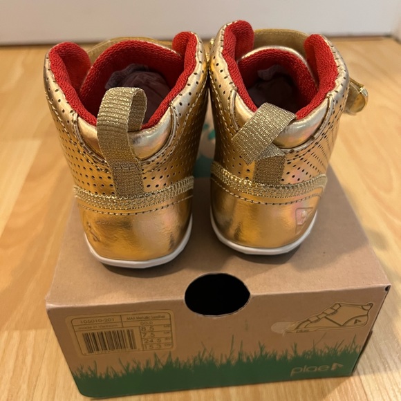 Plae Max Gold shoes size 8.5 Brand New NWT Rare Find - Picture 6 of 10